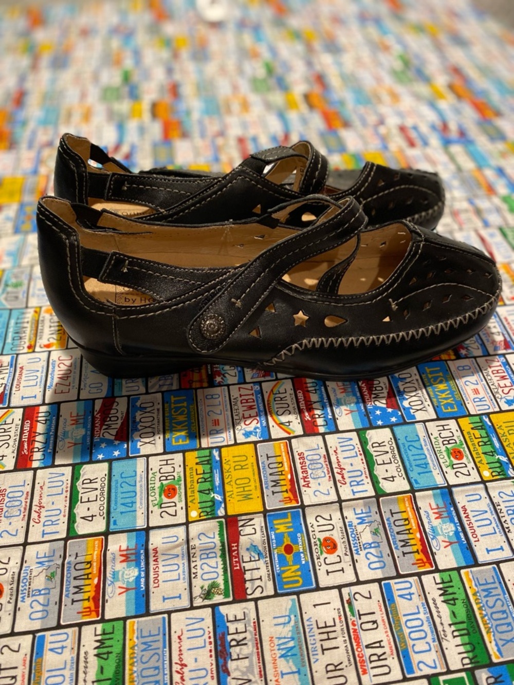 Women's Black Mary Jane Cutout Flats